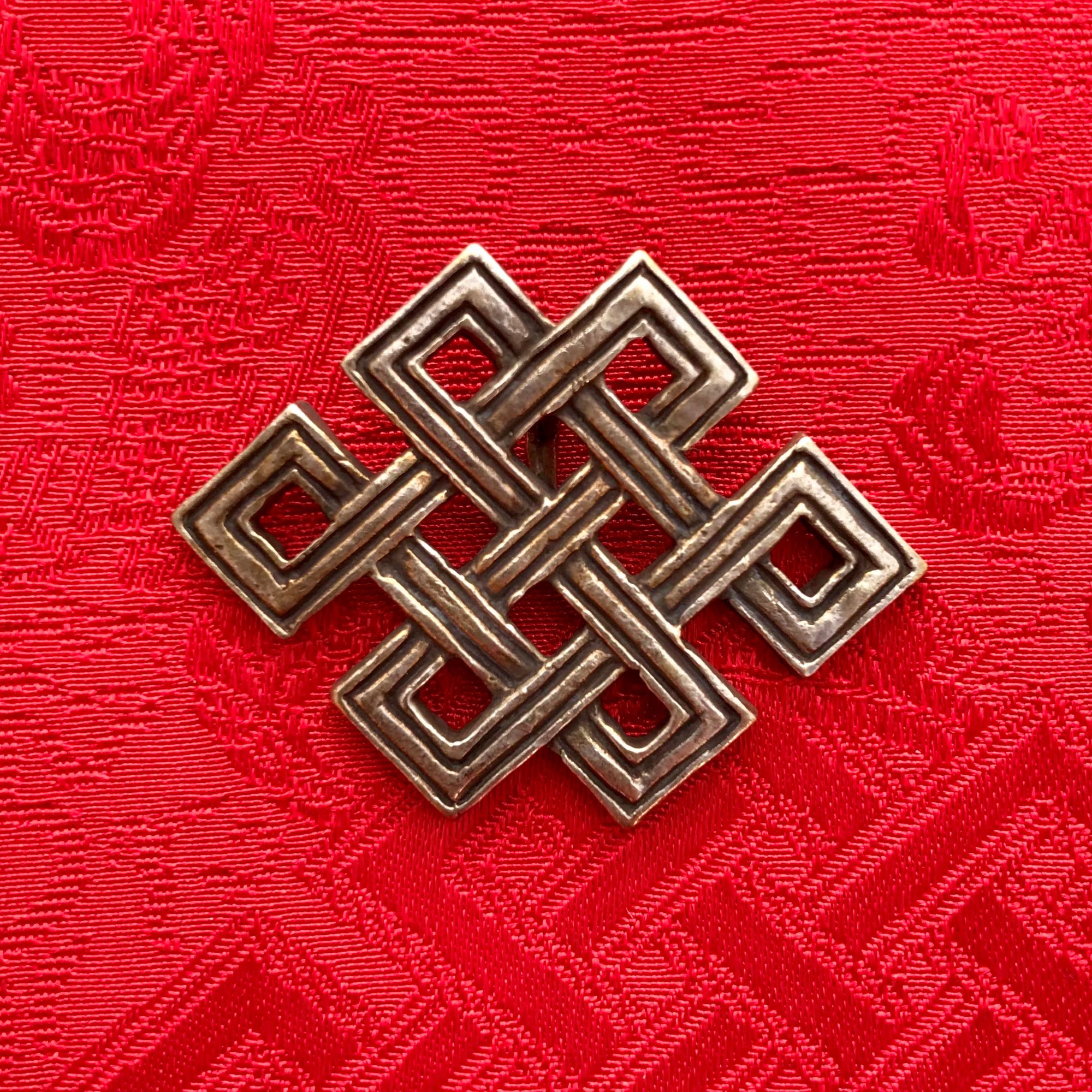 endless-knot-pendant-ligmincha